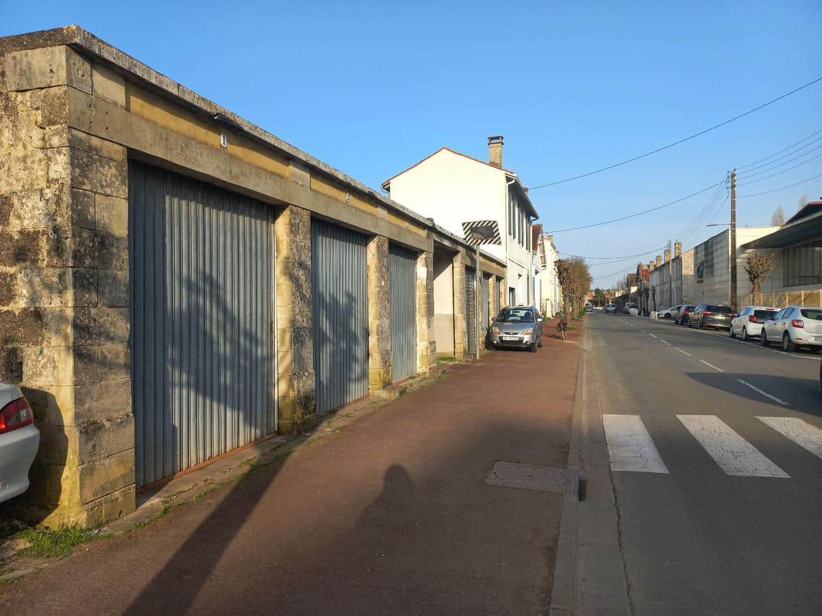 Charente Maritime : un homme poignardé à Saintes, l’agresseur en fuite