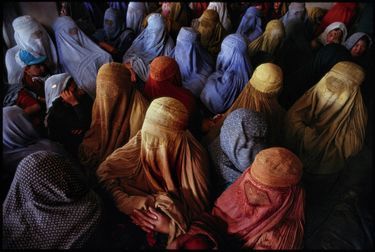 Dans la mosquée de Chindawol, à Kaboul, Afghanistan, en 1992.