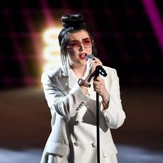 La chanteuse Hoshi est régulièrement attaquée sur son physique et son homosexualité.